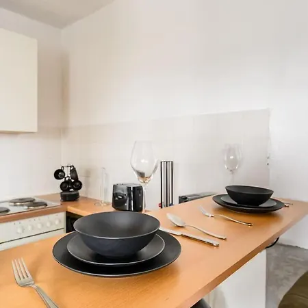 - Kueche - Balkon - Netflix *