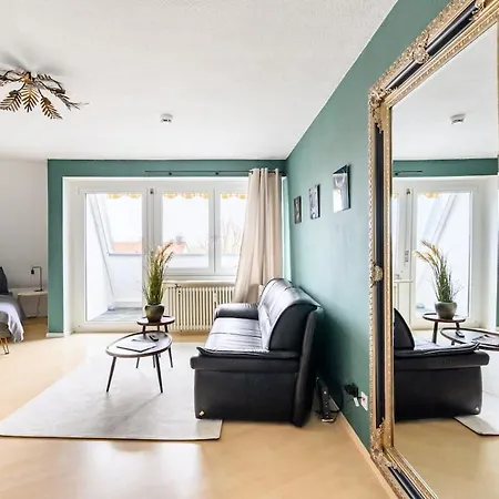 - Kueche - Balkon - Netflix Apartment *